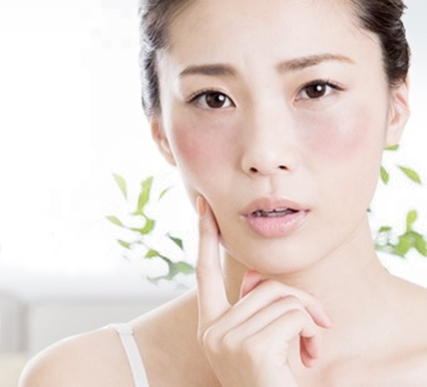 赤ら顔 化粧水 白漢しろ彩 口コミ